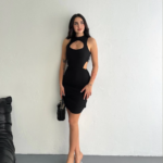 Göğüs ve Yanlar dekolteli Kolsuz Boy Elbise - Siyah