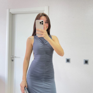 Bürümcük Kumaşlı İçi Astarlı Üzgülü Kolsuz Büzgülü Uzun Elbise - Füme