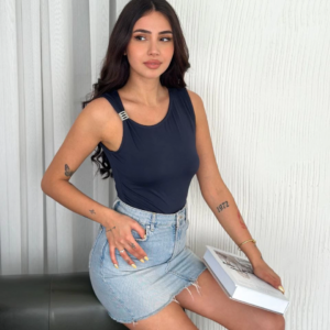 Osy Modal Yumuşak Dokulu Bisiklet Yaka Kadın Sıfır Kol Bluz Omuz Toka Aksesuar - Lacivert