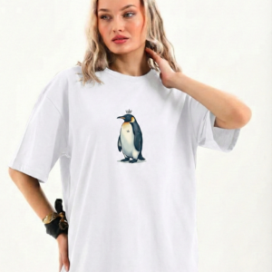 Kadın Oversize Tişört - Sırt Baskılı "Survivor Penguin" Temalı Felsefi Yazılı - Beyaz
